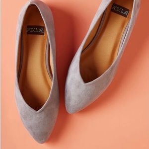 New Modcloth Gray Flats Shoes Size 6, Fits 5.5
